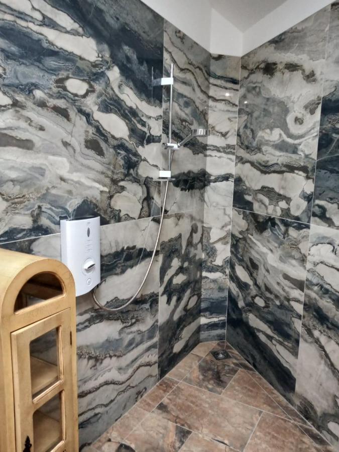 Heanor Self Contained Ground Floor Bedroom With Ensuite Wet Room Continental Breakfast Included Parking For 1 Car Outside מראה חיצוני תמונה